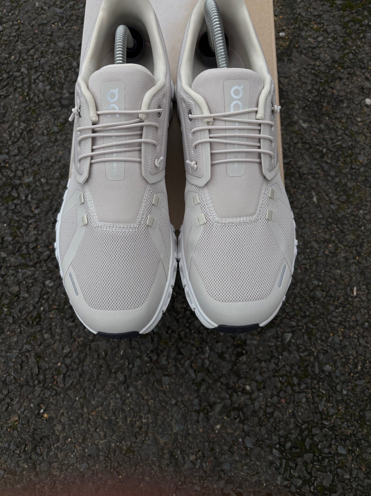 On Running Cloud 6 Women’s Pearl/White