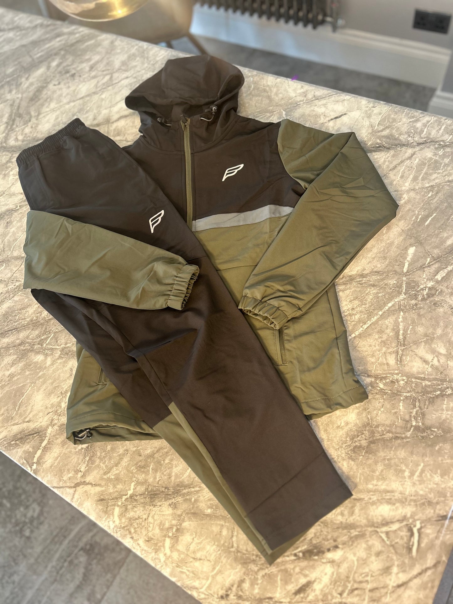 Frequency tracksuit Green/Black