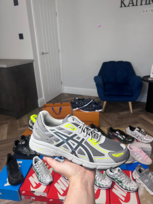 ASICS gel venture 6 carbon/obsidian grey
